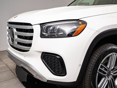 New 2026 Mercedes-Benz GLS 450 4MATIC image 3