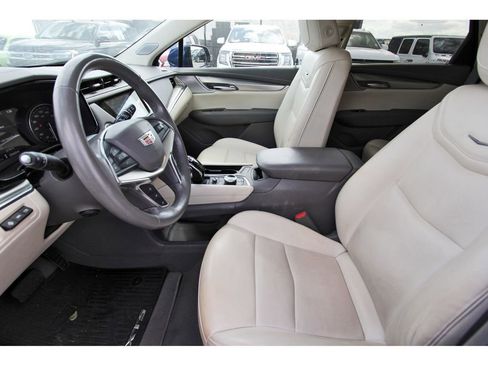 Used 2023 Cadillac XT5 Premium Luxury w/ Technology Package image 6