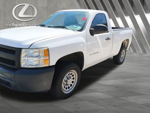 Used 2013 Chevrolet Silverado 1500 W/T RWD image 3