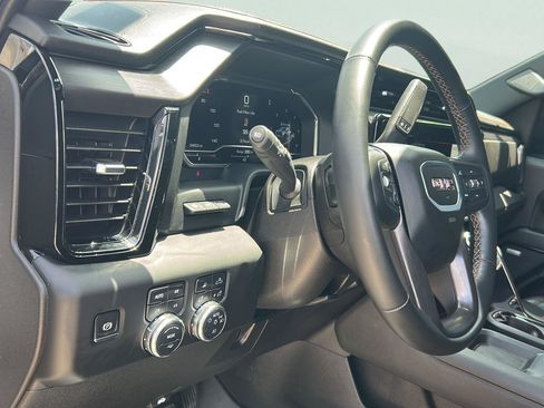 Used 2024 GMC Sierra 2500 AT4 w/ AT4 Premium Plus Package AWD/4WD image 12