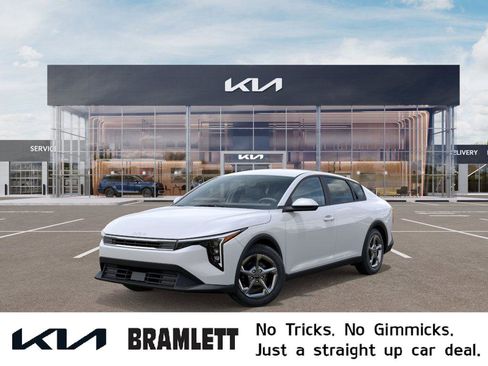 New 2026 Kia K4 LXS image 1