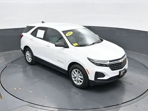 Used 2022 Chevrolet Equinox LS w/ LS Convenience Package AWD/4WD image 1