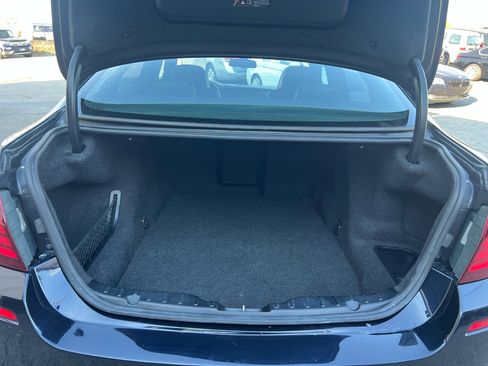 Used 2013 BMW 550i xDrive Sedan image 27