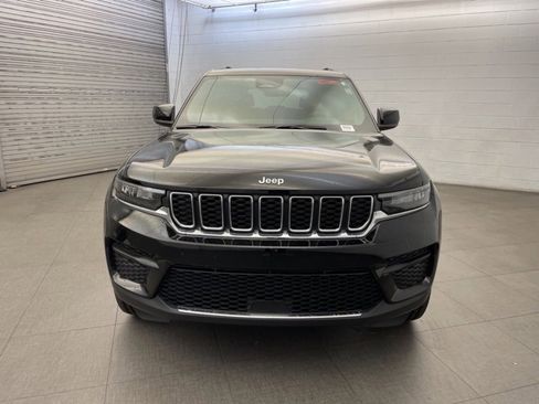 New 2025 Jeep Grand Cherokee Laredo image 6