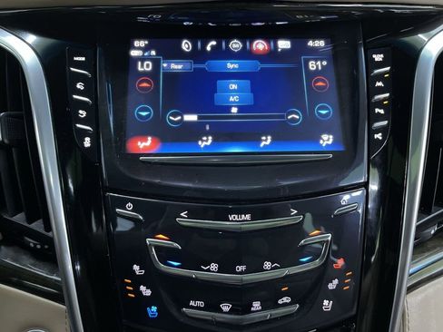 Used 2018 Cadillac Escalade Platinum image 23