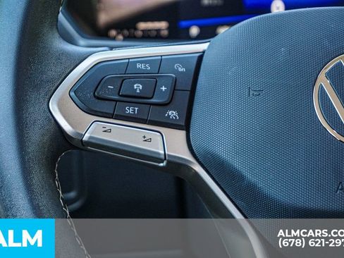 Used 2023 Volkswagen Tiguan SE image 29