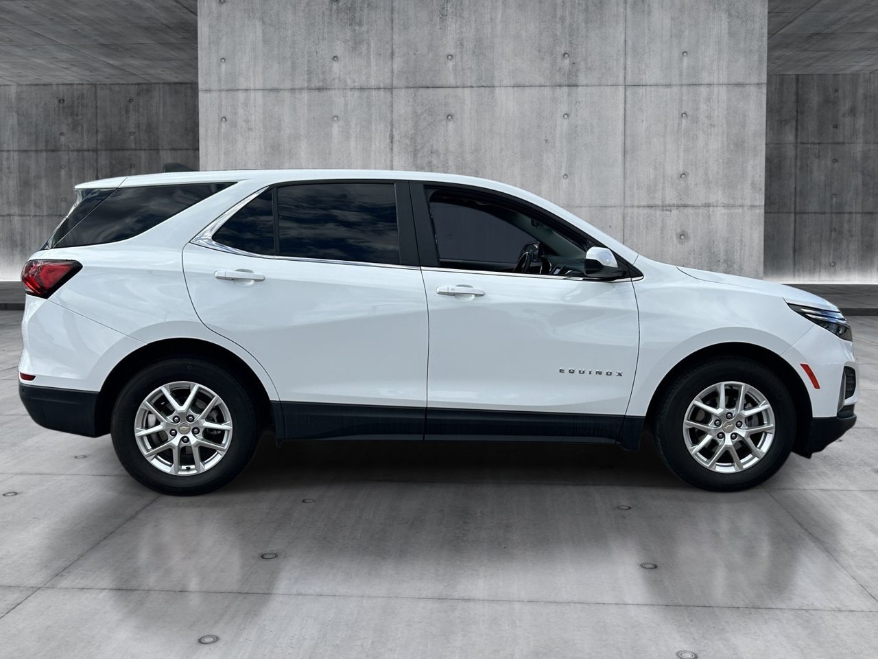 Used 2024 Chevrolet Equinox LT FWD image 7