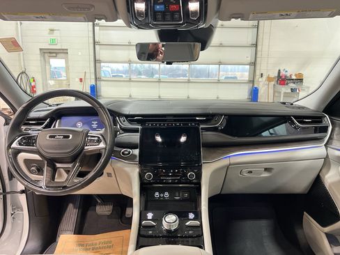 Used 2023 Jeep Grand Cherokee Overland w/ Adv Protech Group III image 20