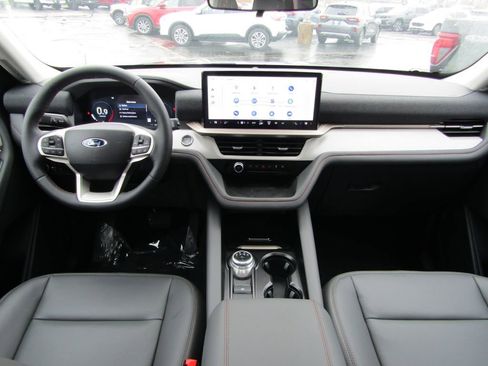 New 2025 Ford Explorer Active w/ Active Comfort Package image 14