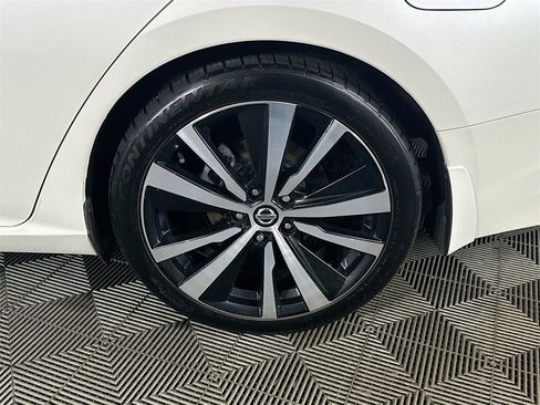 Used 2019 Nissan Altima 2.5 SR w/ SR Premium Package image 33