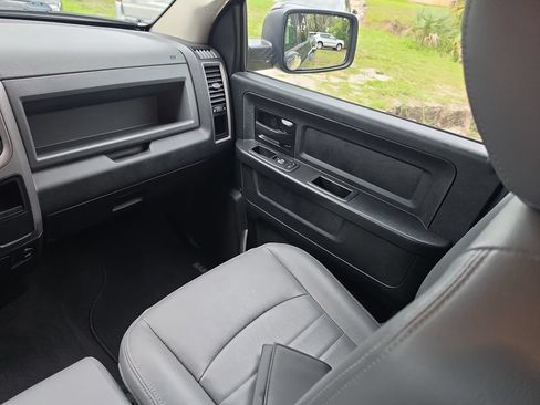 Used 2018 RAM 1500 Express RWD image 9