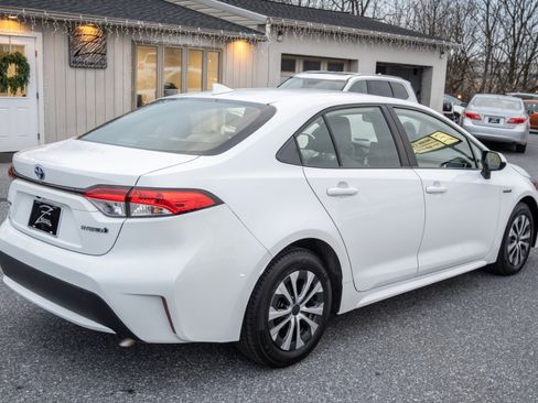 Used 2021 Toyota Corolla LE image 10