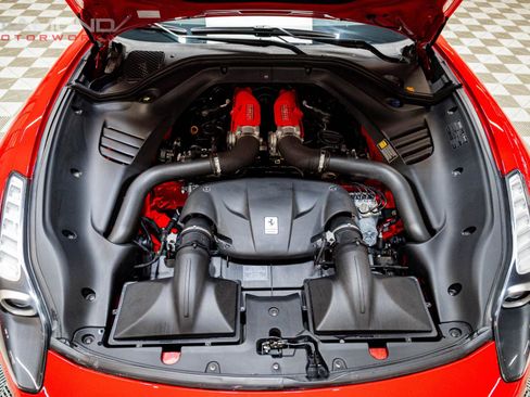 Used 2015 Ferrari California T image 19