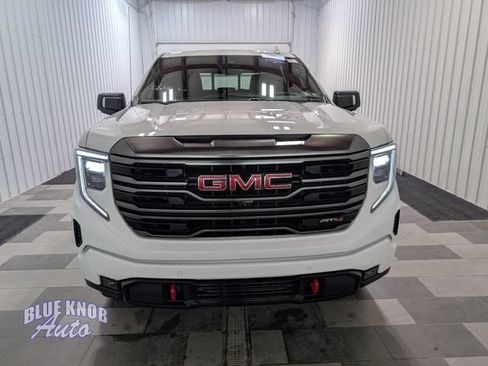 Used 2024 GMC Sierra 1500 AT4 w/ Technology Package AWD/4WD image 7