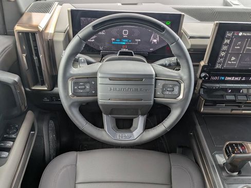 Used 2025 GMC Hummer EV 2X AWD/4WD image 10