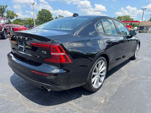 Used 2019 Volvo S60 T5 Momentum w/ Premium Package FWD image 7