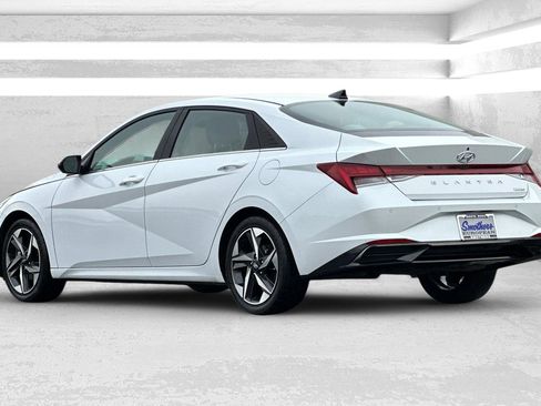 Used 2021 Hyundai Elantra Limited image 6