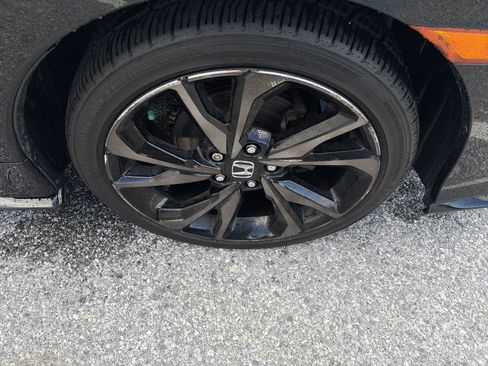 Used 2017 Honda Civic Sport image 7