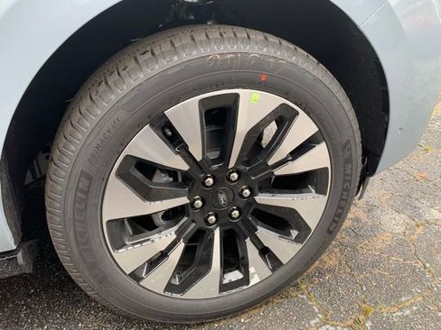 New 2025 Ford Expedition Platinum w/ Driver's Package image 26