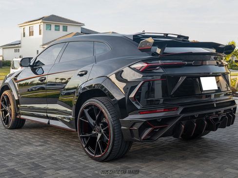Used 2021 Lamborghini Urus image 6