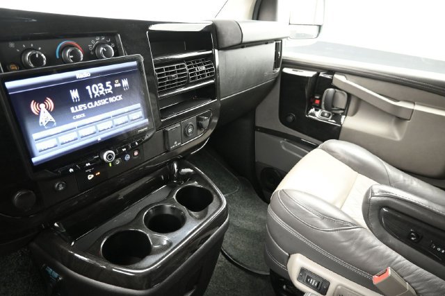Used 2022 GMC Savana 2500 w/ Enhanced Convenience Package RWD image 36