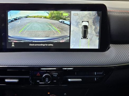 New 2026 Nissan Kicks SR w/ SR Premium Package FWD image 15
