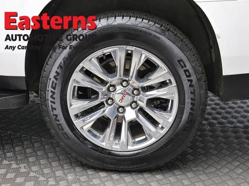 Used 2025 GMC Yukon XL Denali AWD/4WD image 8