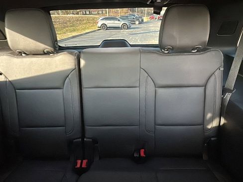 Used 2021 Chevrolet Tahoe Z71 w/ Z71 Signature Package image 16