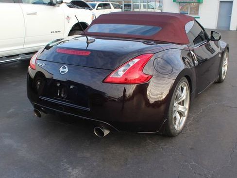 Used 2010 Nissan 370Z Touring w/ Sport Pkg image 17