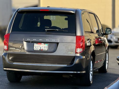 Used 2016 Dodge Grand Caravan SE w/ Quick Order Package 29E SE FWD image 5