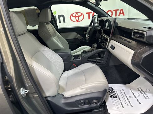 Used 2024 Toyota Tacoma Limited w/ Limited Package (LT) image 12