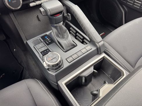 Used 2024 Toyota Tacoma TRD Off-Road image 21