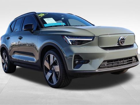 Used 2023 Volvo XC40 Recharge Ultimate AWD/4WD image 3