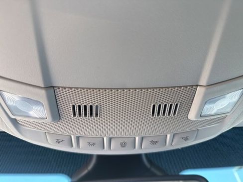 Used 2024 Ford Edge Titanium image 17