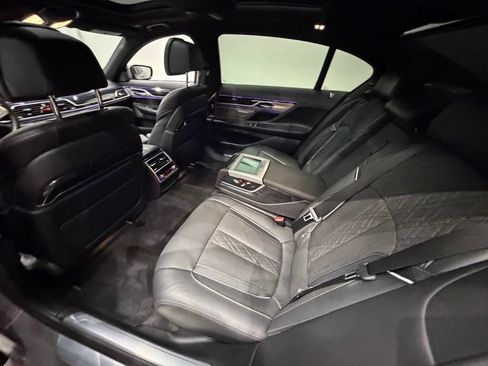 Used 2020 BMW 750i xDrive w/ Luxury Rear Seating Package AWD/4WD image 38