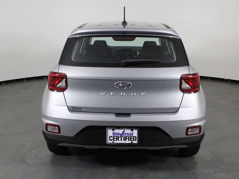 Certified 2025 Hyundai Venue SE FWD image 11