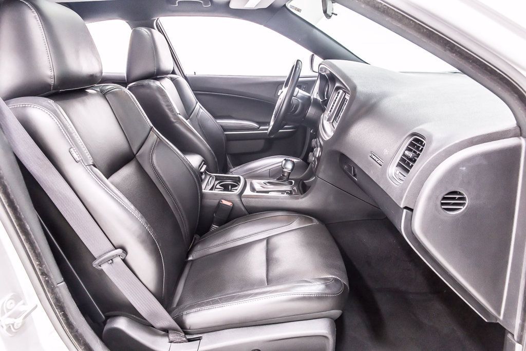 Used 2022 Dodge Charger SXT w/ Leather Interior Group RWD image 31