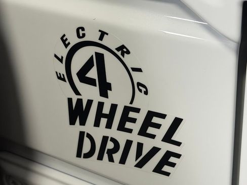 Used 2024 Jeep Wrangler Unlimited image 13