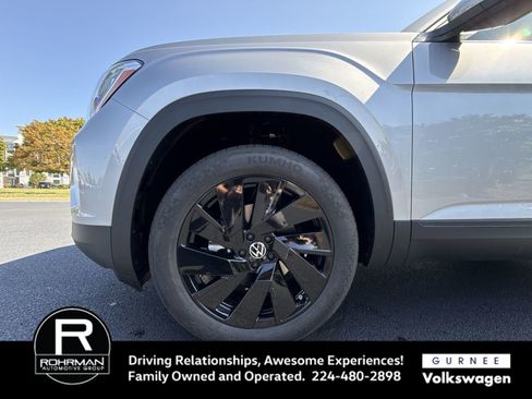 New 2026 Volkswagen Atlas SE image 12