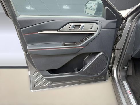 Certified 2025 Ford Explorer ST-Line w/ ST-Line Street Pack AWD/4WD image 13