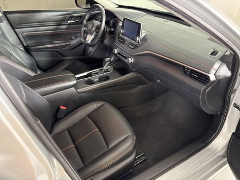 Used 2021 Nissan Altima 2.5 SR FWD image 16