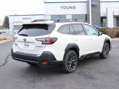 Used 2025 Subaru Outback Onyx Edition image 3