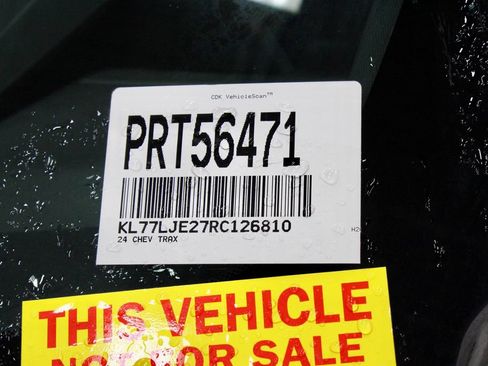 Used 2024 Chevrolet Trax RS FWD image 32