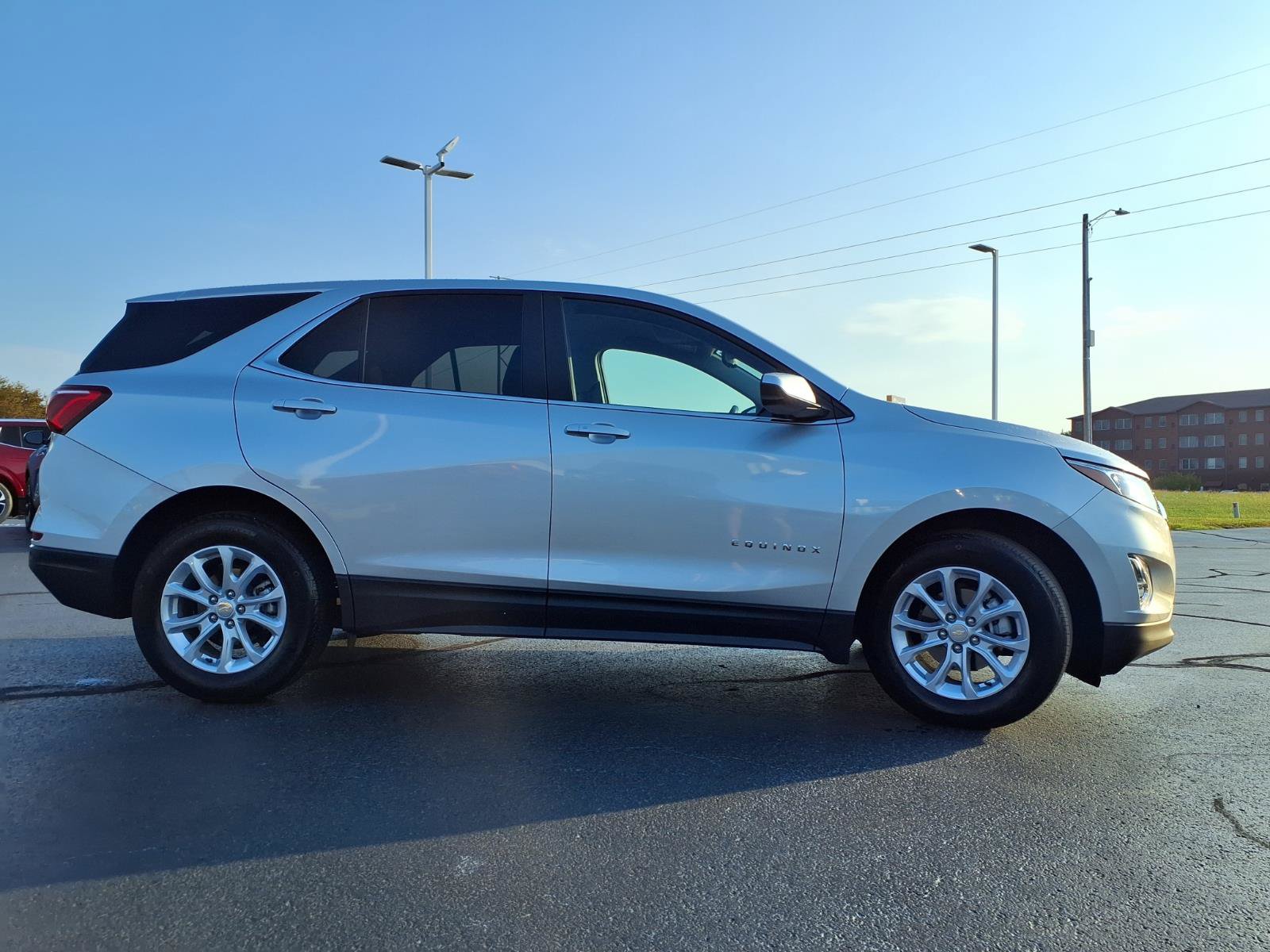 Used 2021 Chevrolet Equinox LT FWD image 32