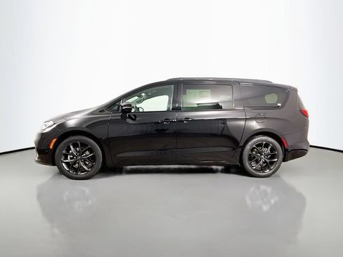 New 2026 Chrysler Pacifica Select w/ S Appearance Package FWD image 4