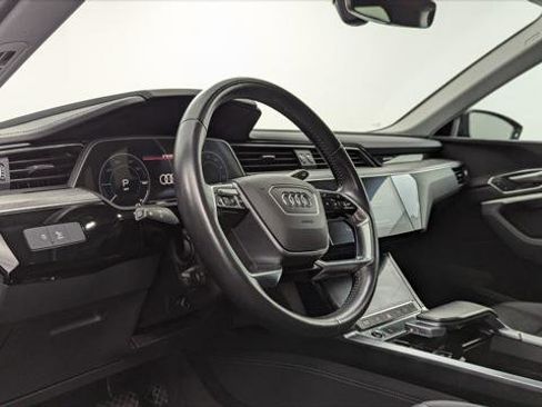 Used 2021 Audi e-tron Premium w/ Convenience Plus Package image 19