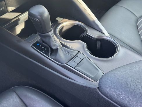 Used 2024 Toyota Camry SE image 19