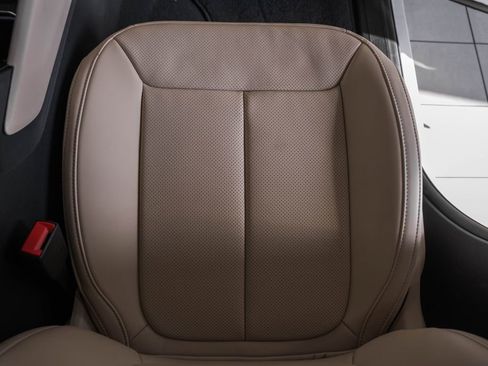 New 2025 Jeep Grand Cherokee L Limited w/ Luxury Tech Group II image 30