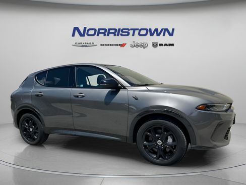 Used 2024 Dodge Hornet R/T Plus w/ R/T Blacktop Package AWD/4WD image 9