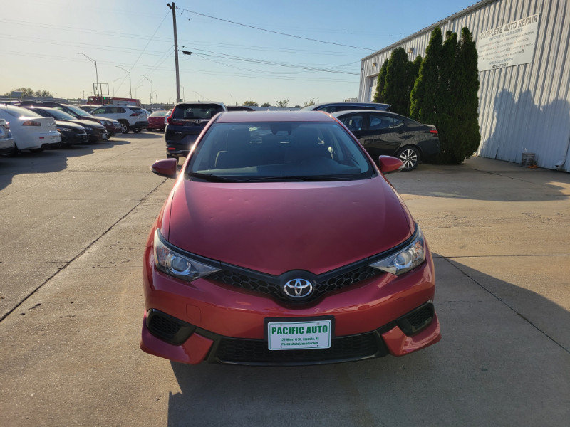 Used 2018 Toyota Corolla iM w/ All-Weather Mat Package FWD image 2